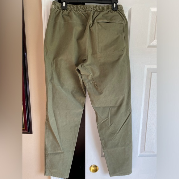 Lululemon Utilitech Classic-Fit Pull-On Pant Medium - Picture 2 of 7